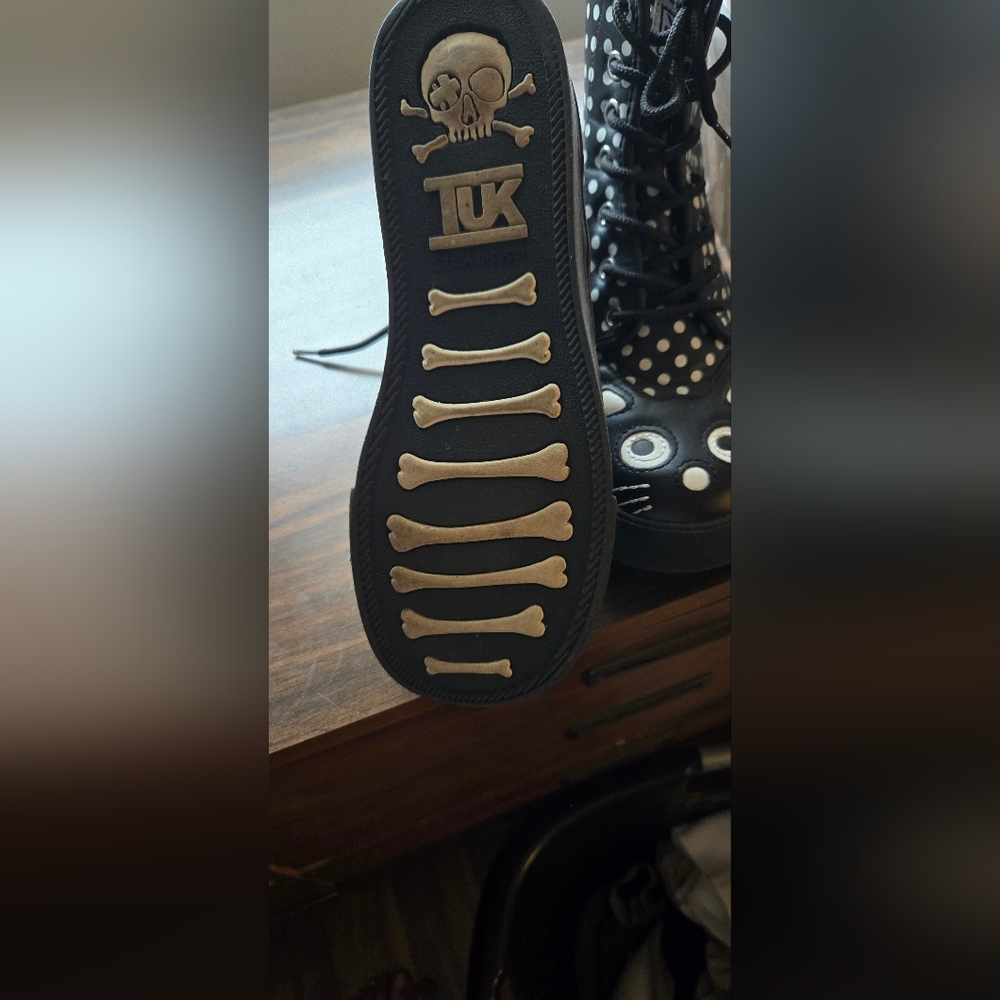 T.U.K Black and White Cat Face Womens Sneakers - Picture 3 of 5